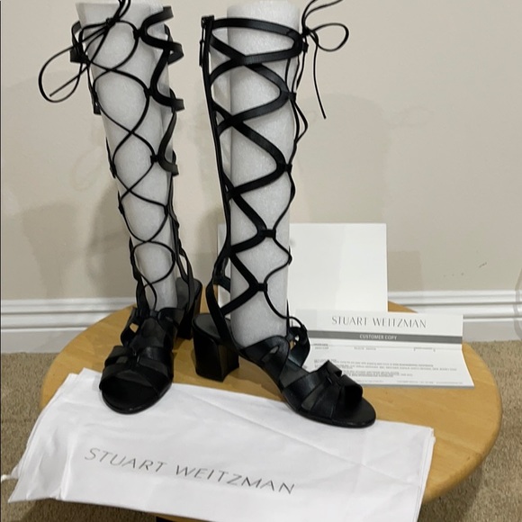 Stuart Weitzman 8N Grecian sandal black nappa